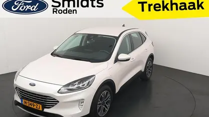 Wit (parellak) Occasion 2020 Ford Kuga Titanium SUV | € 22.750 (Eerlijke prijs)