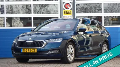 Blauw Occasion 2022 Skoda Octavia Business Line Stationwagen | € 17.449 (Eerlijke prijs)