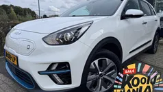 (ud) clear white s Gebruikt 2021 Kia e-Niro SUV | € 24.700 (Super prijs)