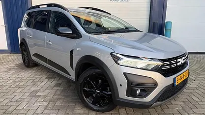 Gebruikt 2023 Dacia Jogger Extreme MPV | € 16.945 (Eerlijke prijs)
