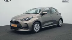 Groen Gebruikt 2021 Toyota Yaris Hybrid Active Hatchback | € 19.950 (Eerlijke prijs)