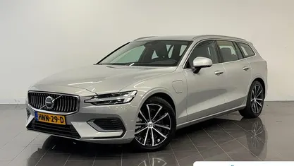 Grijs Gebruikt 2025 Volvo V60 Stationwagen | € 41.945 (Eerlijke prijs)