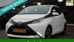 Gebruikt 2015 Toyota Aygo X-play Hatchback | € 6.450 (Eerlijke prijs)