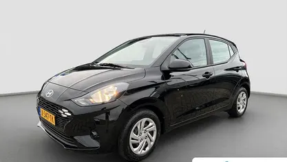Zwart Gebruikt 2024 Hyundai i10 Comfort Hatchback | € 16.395 (Eerlijke prijs)