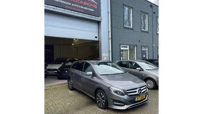 Grijs Gebruikt 2016 Mercedes B180 Ambition MPV | € 9.950 (Eerlijke prijs)