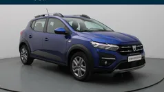 Blauw Gebruikt 2022 Dacia Sandero Essentiel Hatchback | € 11.490 (Super prijs)