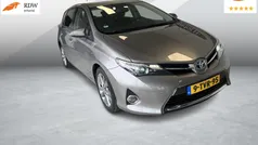 Zilver, metallic lak Gebruikt 2013 Toyota Auris Hybrid Hatchback | € 12.450 (Eerlijke prijs)