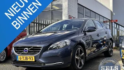 Gebruikt 2014 Volvo V40 Momentum Hatchback | € 11.950 (Eerlijke prijs)