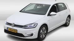 Wit, metallic lak Gebruikt 2020 VW e-Golf Hatchback | € 13.950 (Eerlijke prijs)