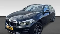 Zwart Gebruikt 2023 BMW 118 Basis Hatchback | € 25.730 (Goede deal)