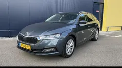 Grijs Gebruikt 2020 Skoda Octavia Business Line Stationwagen | € 19.900 (Goede deal)