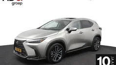 Grijs Gebruikt 2023 Lexus NX450h+ Executive Line SUV | € 57.450 (Goede deal)