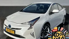 Wit, metallic lak Gebruikt 2016 Toyota Prius Hatchback | € 15.800 (Eerlijke prijs)
