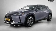 Grijs Gebruikt 2019 Lexus UX 250h Business Edition SUV | € 27.950 (Eerlijke prijs)