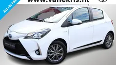 Wit Gebruikt 2017 Toyota Yaris Hybrid Hatchback | € 15.439 (Eerlijke prijs)