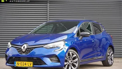Occasion Renault Clio V Initiale Paris 131 PK (96 kW) 2021 Blauw Hatchback