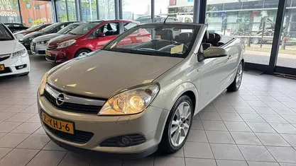Grijs Occasion 2009 Opel Astra Cabriolet Enjoy Cabriolet | € 5.450 (Eerlijke prijs)