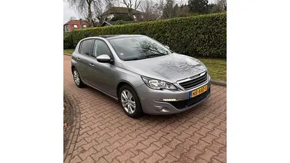 Grijs (metallic) Occasion 2017 Peugeot 308 Hatchback | € 7.450 (Goede deal)
