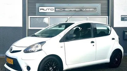 Occasion 2013 Toyota Aygo Hatchback | € 2.945 (Eerlijke prijs)