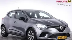 Grijs Gebruikt 2023 Renault Clio V Equilibre Hatchback | € 14.490 (Goede deal)