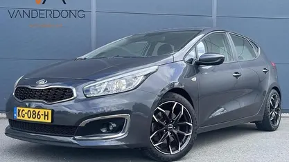 Grijs Gebruikt 2016 Kia Ceed First Edition Hatchback | € 10.845 (Eerlijke prijs)