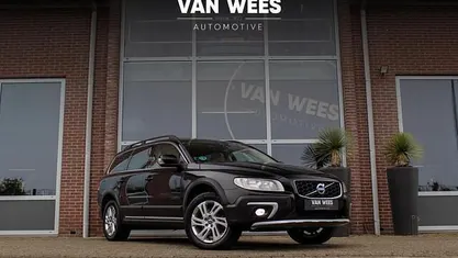 Zwart, metallic lak Gebruikt 2015 Volvo XC70 Momentum SUV | € 16.950 (Eerlijke prijs)