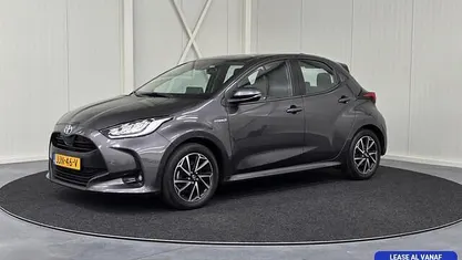 Grijs Occasion 2021 Toyota Yaris Hatchback | € 17.950 (Eerlijke prijs)