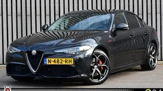 Zwart Gebruikt 2018 Alfa Romeo Giulia Veloce Sedan | € 31.895 (Eerlijke prijs)