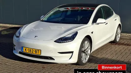 Gebruikt 2020 Tesla Model 3 Standard Range Sedan | € 19.495 (Goede deal)