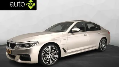 Grijs Gebruikt 2019 BMW 530e M Sport Sedan | € 26.900 (Eerlijke prijs)