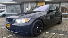 Zwart (metallic) Occasion 2006 BMW 325 Executive Stationwagen | € 4.450 (Eerlijke prijs)