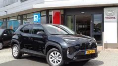 Zwart Gebruikt 2024 Toyota Yaris Cross Active SUV | € 27.450 (Eerlijke prijs)