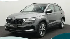 Grijs, metallic lak Gebruikt 2024 Skoda Karoq Business Line SUV | € 36.900 (Eerlijke prijs)