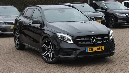 Zwart Occasion 2019 Mercedes GLA180 Business SUV | € 21.750 (Eerlijke prijs)