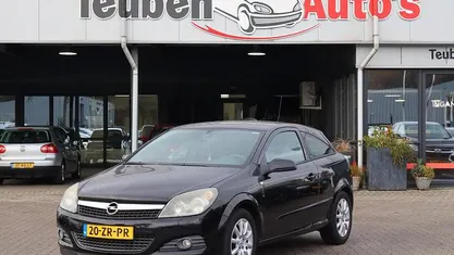 Zwart Gebruikt 2008 Opel Astra GTC S Hatchback | € 2.985 (Eerlijke prijs)