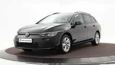 Zwart Gebruikt 2023 VW Golf VIII Life Stationwagen | € 23.880 (Eerlijke prijs)