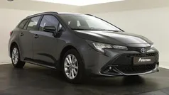 Grijs Gebruikt 2023 Toyota Corolla Active Stationwagen | € 26.899 (Eerlijke prijs)