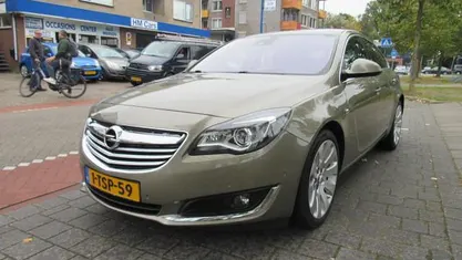 Occasion Opel Insignia Cosmo 140 PK (102 kW) 2014 Groen Hatchback