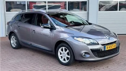 Occasion Renault Mégane GrandTour 110 PK (80 kW) 2011 Grijs, metallic lak Stationwagen