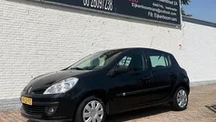 Zwart Gebruikt 2008 Renault Clio II Hatchback | € 2.750 (Eerlijke prijs)