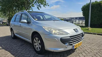 Grijs Gebruikt 2008 Peugeot 307 Premium Stationwagen | € 1.499 (Goede deal)