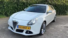 Wit Occasion 2010 Alfa Romeo Giulietta Distinctive Hatchback | € 3.950 (Eerlijke prijs)