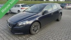 Gebruikt 2015 Volvo V40 Momentum Stationwagen | € 3.950 (Goede deal)