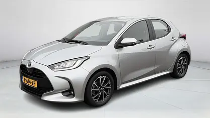 Grijs (metallic) Occasion 2022 Toyota Yaris Hybrid Hatchback | € 22.900 (Eerlijke prijs)