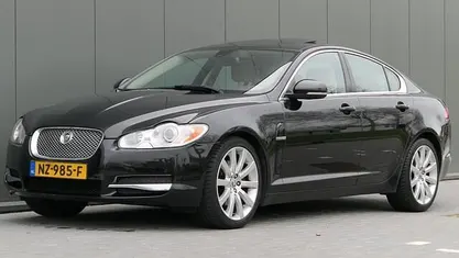 Zwart Gebruikt 2011 Jaguar XF Premium Luxury Sedan | € 10.440 (Eerlijke prijs)