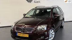 Rood Gebruikt 2009 Toyota Avensis Business Edition Stationwagen | € 3.495 (Goede deal)