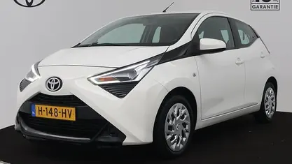 Gebruikt 2020 Toyota Aygo X-play Hatchback | € 10.945 (Eerlijke prijs)