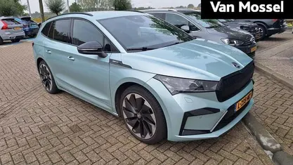 Grijs (metallic) Gebruikt 2021 Skoda Enyaq iV SportLine SUV | € 26.944 (Eerlijke prijs)