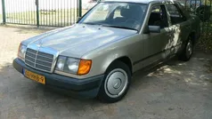 Gebruikt 1985 Mercedes E230 Sedan | € 7.950