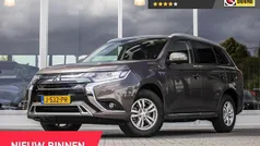 Gebruikt 2020 Mitsubishi Outlander SUV | € 25.350 (Goede deal)